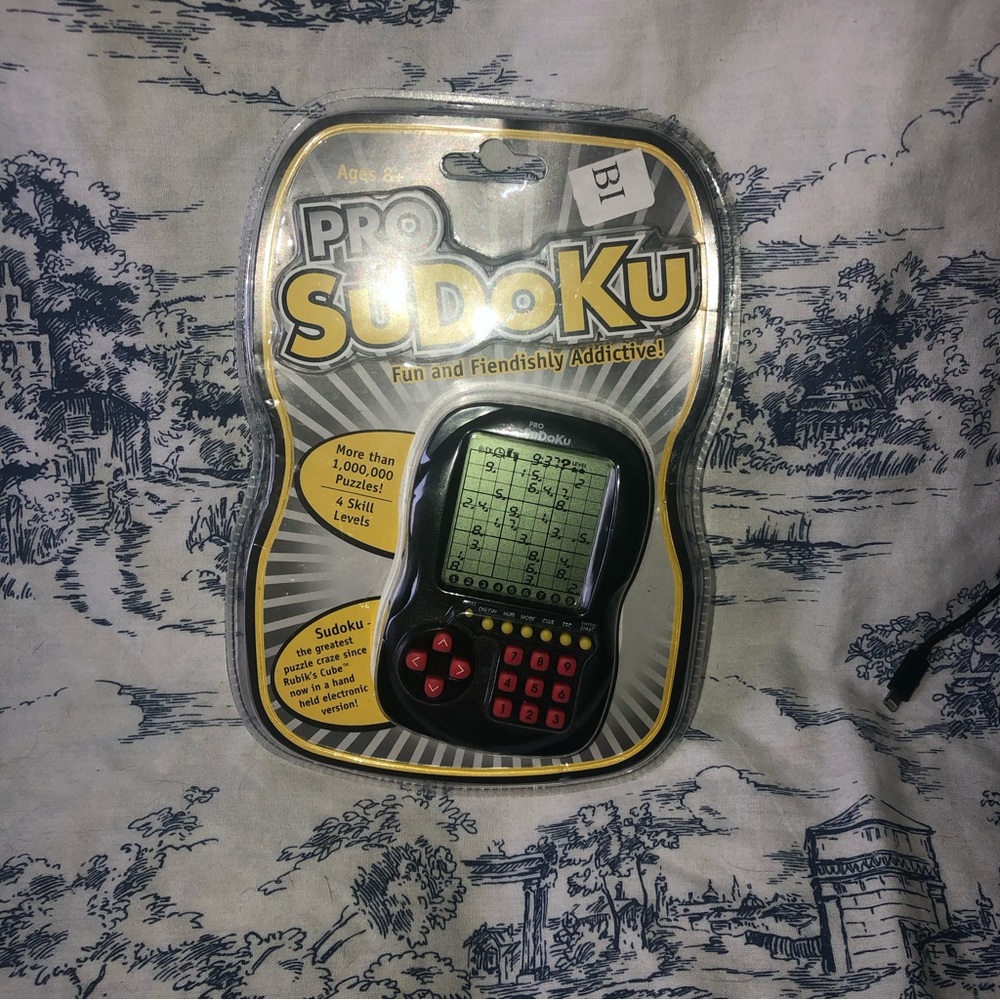 Sudoku Pro Handheld Electronic Travel Game 1000000 + Puzzles 4 Different levels.